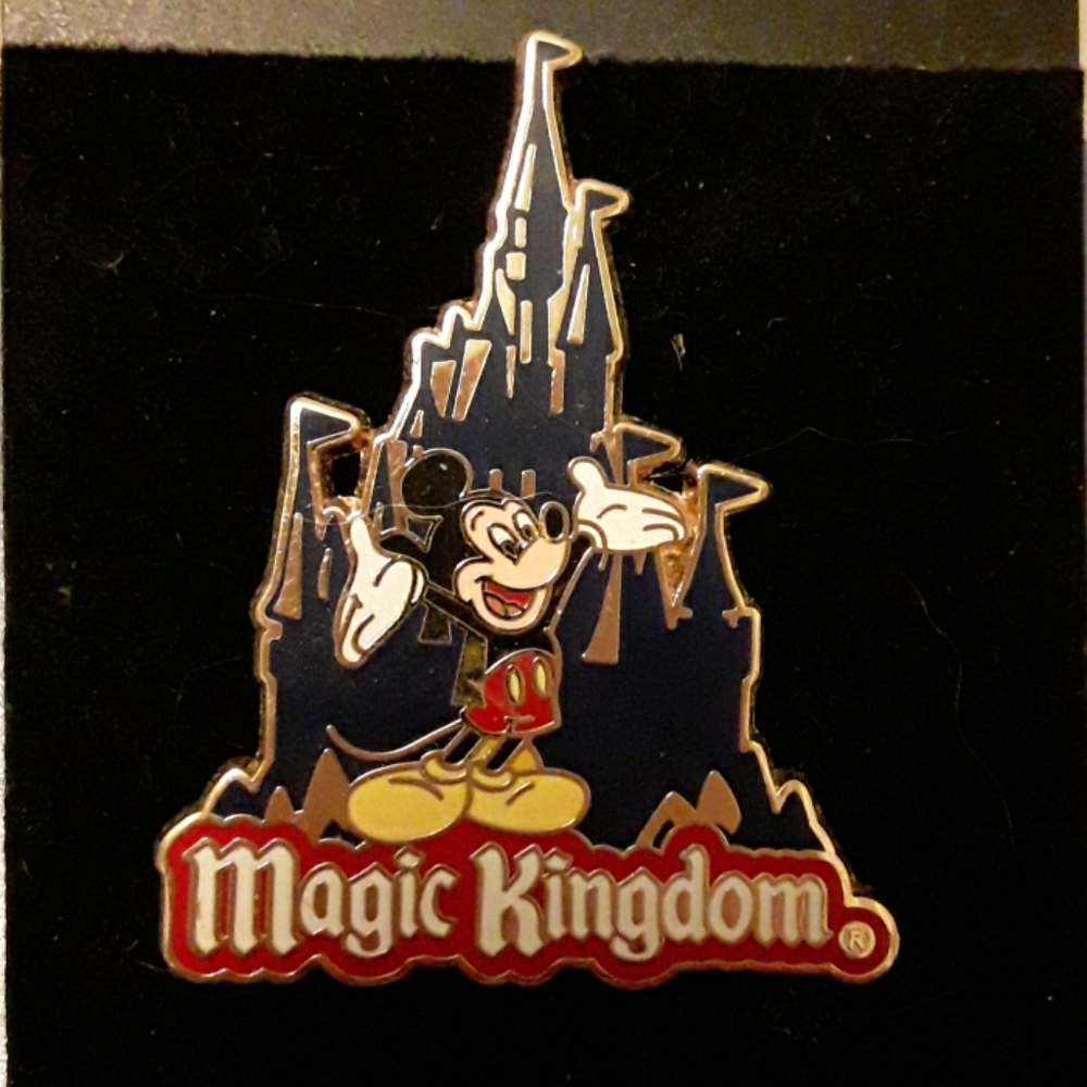 Disney Trading Pin 2007 M.Mouse in front of Castle
